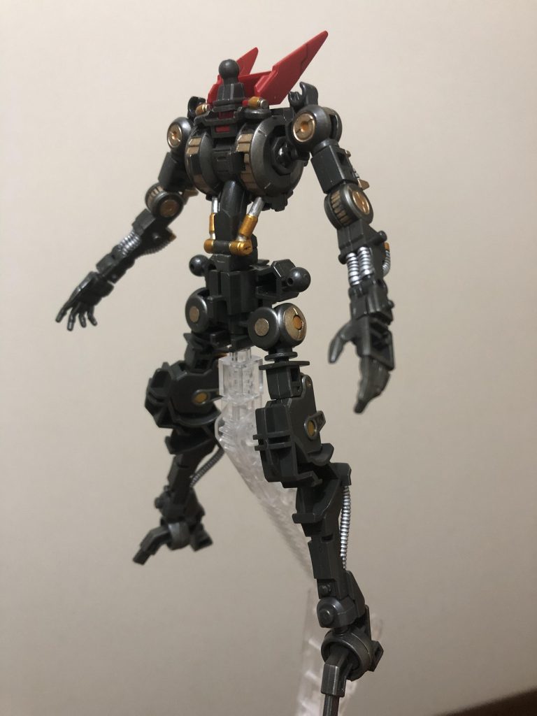 フレームはシリンダーやアクチュエーター、エイハブリアクター、を塗り分けしタミヤウェザリングマスターのチタンで金属感を出しました。