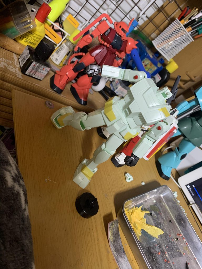 よく動く。
やたら動く。