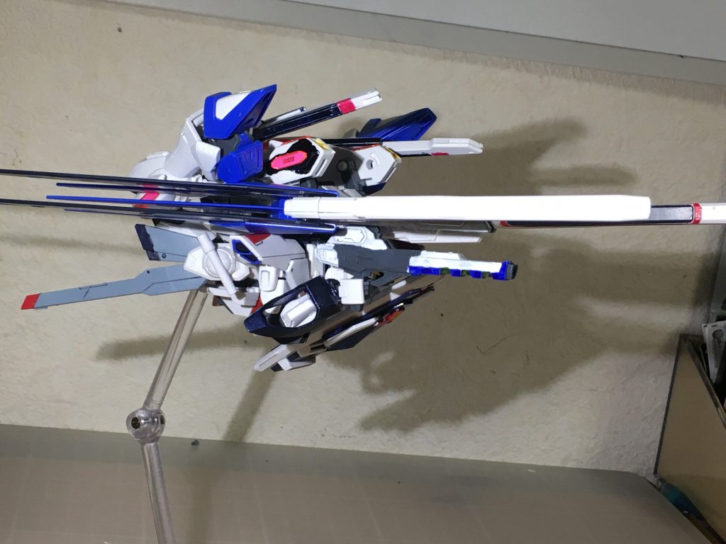 これは出来心で試してみた変形機構
思いの外上手くいったのではと一瞬血迷いましたがこれ以上洗練させることは出来ないと思い断念しました