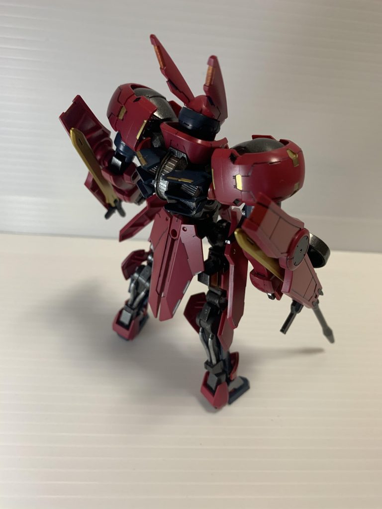 羽飾りみたいな角が素敵