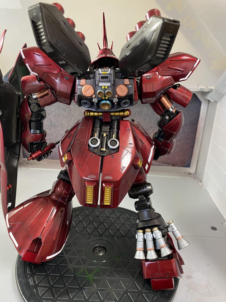 バックパックカバーと脚部カバー取り外し
内部メカも塗り分けしました