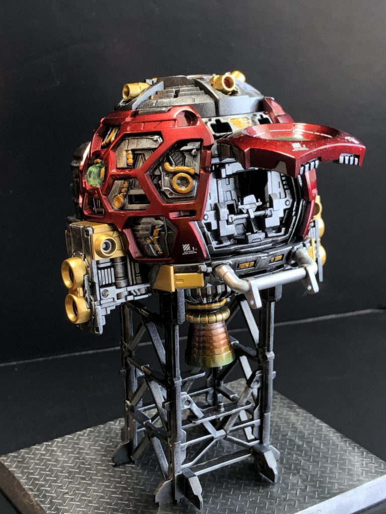 内部フレーム正面横から。本体はスターブライトアイアンにエナメルのクロームシルバーで強めにドライブラシをかけました。メカメカしい感じがとても好きです❗️