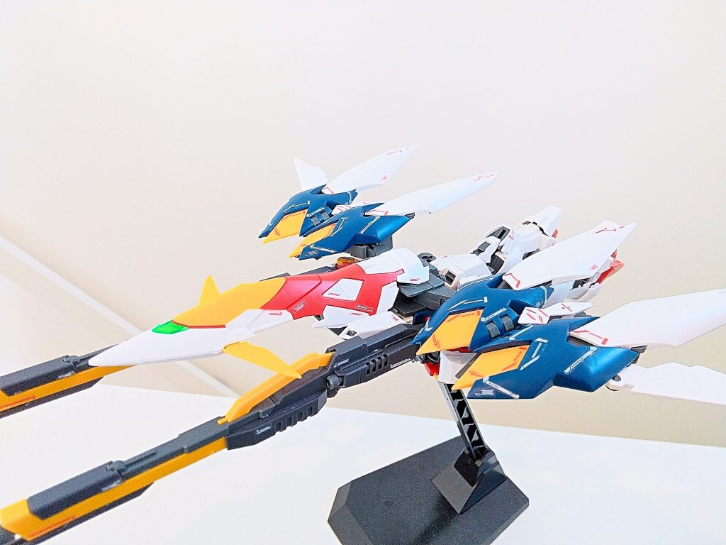 もちろんバードモードへの変形も可能です。パーツの差し替えなしでここまでの再現率はさすがMGですね。