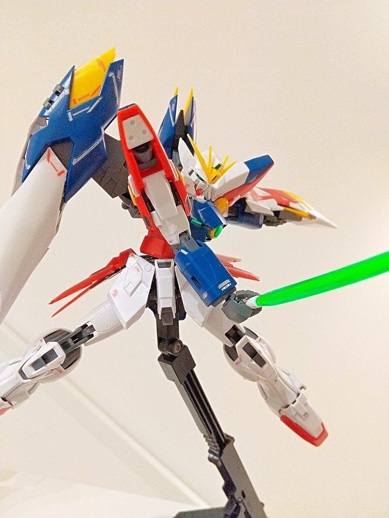 腰の稼働のおかげでいろいろなポージングがとても簡単に決まります。