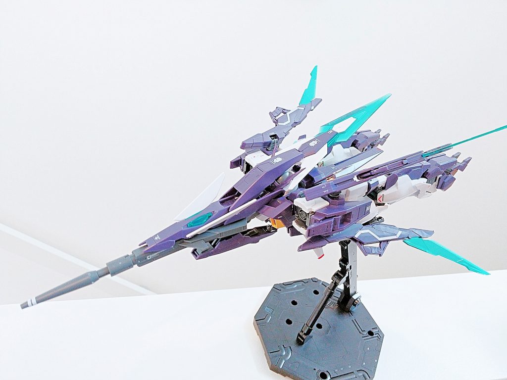 フェニックスモードへの変形も可能です。差し替えなしでこの変形は驚きです。カッコいいです笑