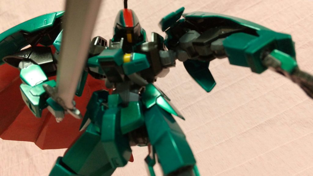 初めての全身メタリック塗装。
メタリックグリーン、メタリックレッド、メタルブラックを缶スプレー塗装です。