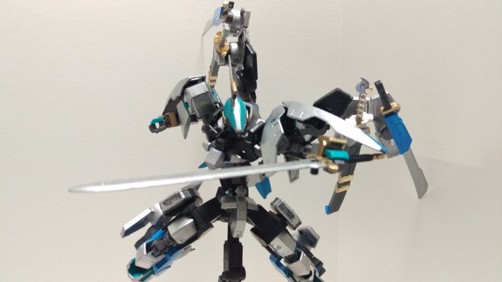 ナイトブレード
GRに標準装備される実体験。