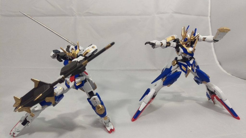 ソードメイスを片手で持っても倒れないくらいのバランスはある。