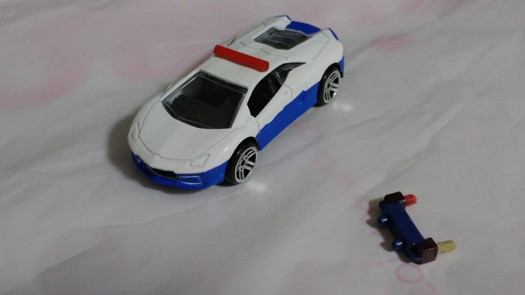 サポートマシンのマッハパトロールガンプラの乗り入れが禁止されているエリアでの移動はこれで行う表には出ていないが武装は装備され、主に光線やビーム兵器がメインそして右下にある専用の合体ジョイントを使えば...