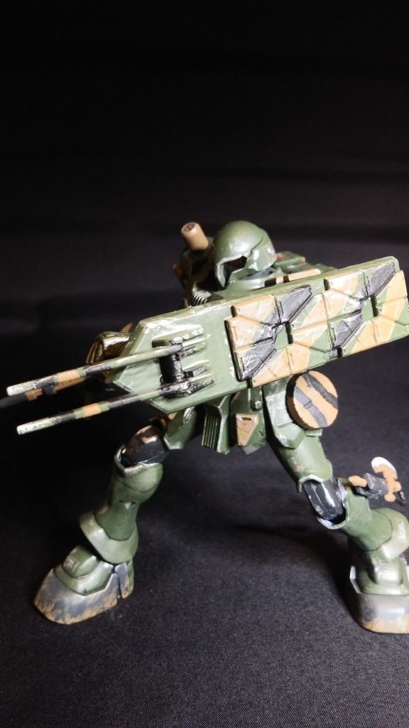 シールドのみ迷彩を施しました！