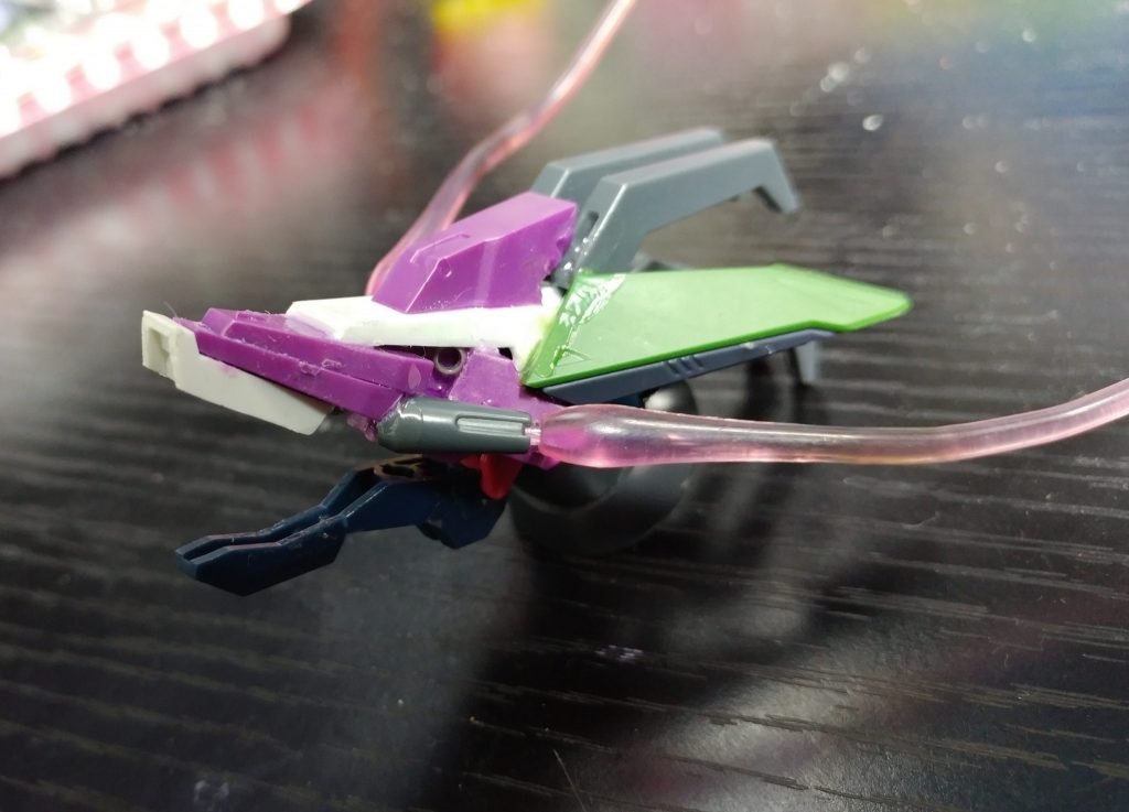 顔はジャンクパーツを使用して作ってます。