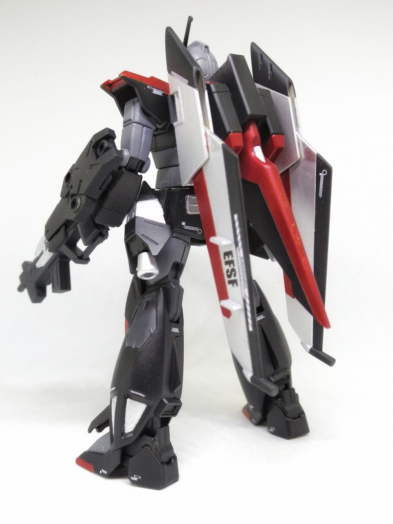 「派手なパーツは使わない」と言っても、バックパックが、ジムとしては、十分派手ですねw