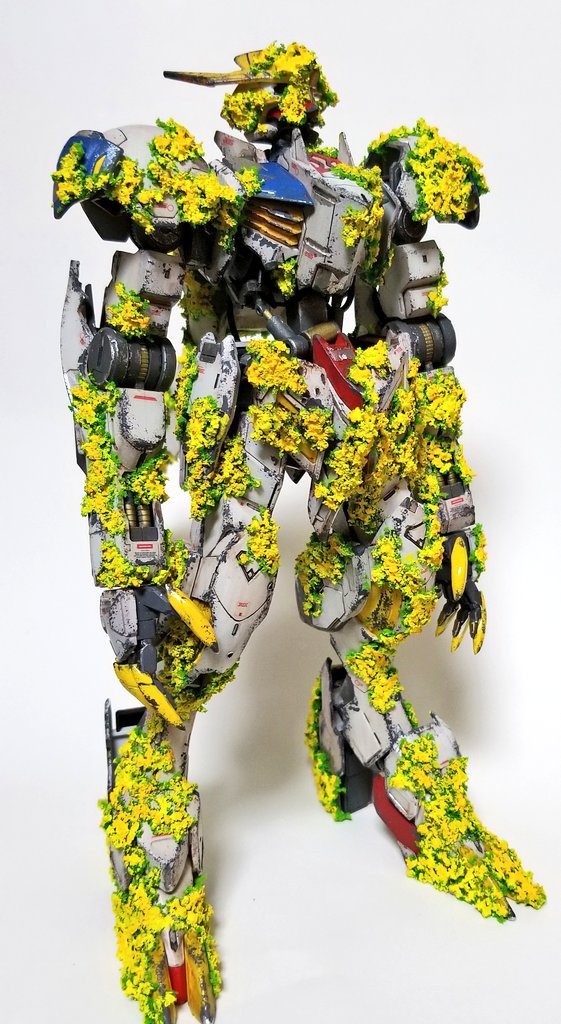 エナメルで汚したりチッピングやデカール貼りました。