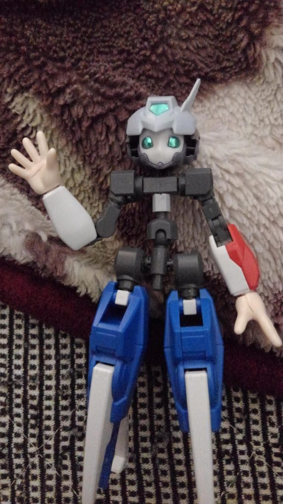 制作工程もちょっと
手首はメダロットのプラモから拝借したけど
武器が持てないので普通のMSハンドに