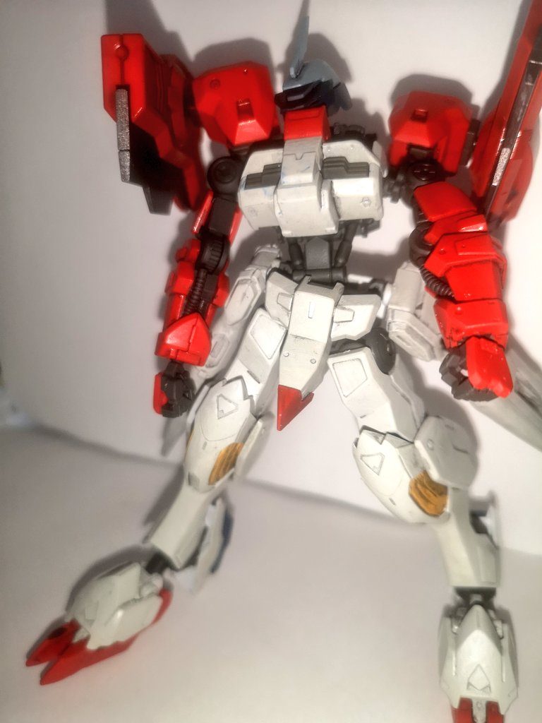 成型色を基に塗装しています。