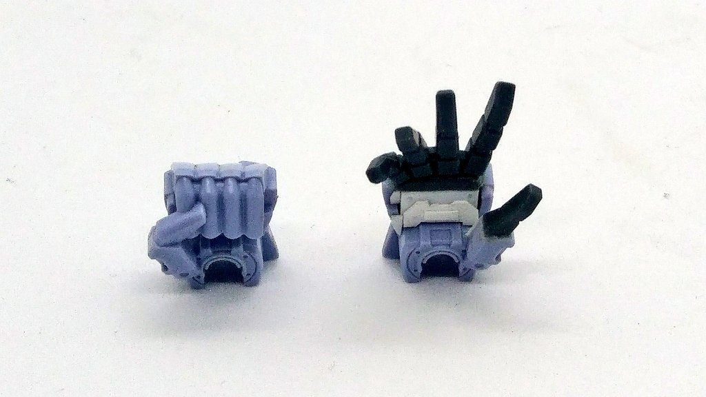 手のひらは適当にプラ板でディテール追加。
