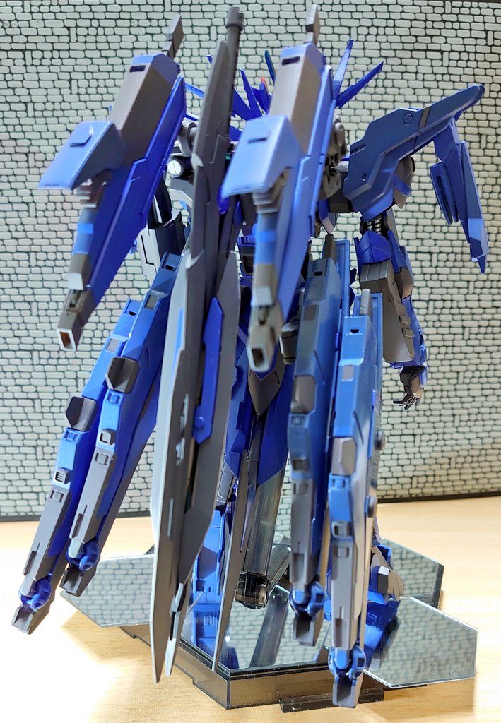 リア背中のブースターはブレードライガーのアサルトブースターを参考にしました!