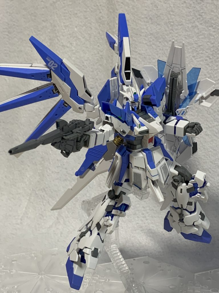 ユニコーンの腕のおかげでビームマグナムも撃てます。脚が開かず曲がる角度も浅いのでSEED撃ちは厳しいです。