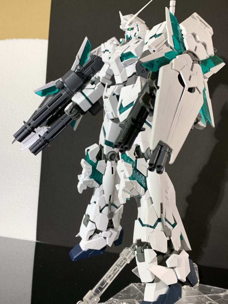 ビームがトリングとシールドで「シールドファンネル」。
フルアーマーの状態よりシンプルにかっこよくて自分好みの形態。