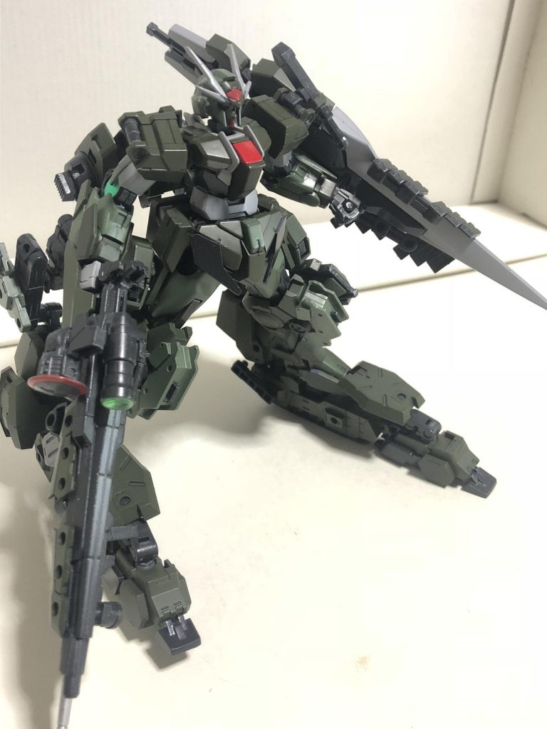 クローラーポジション。
飛行スキルは失われる代わりに高い機動力を獲得する。陸上だけでなくGNフィールドによる斥力を利用した機動により水上や水中戦でも高い走破性を発揮する。ただし小回りが利かなくなるため、一撃離脱戦法ならともかく純粋な格闘戦には不向きになる。