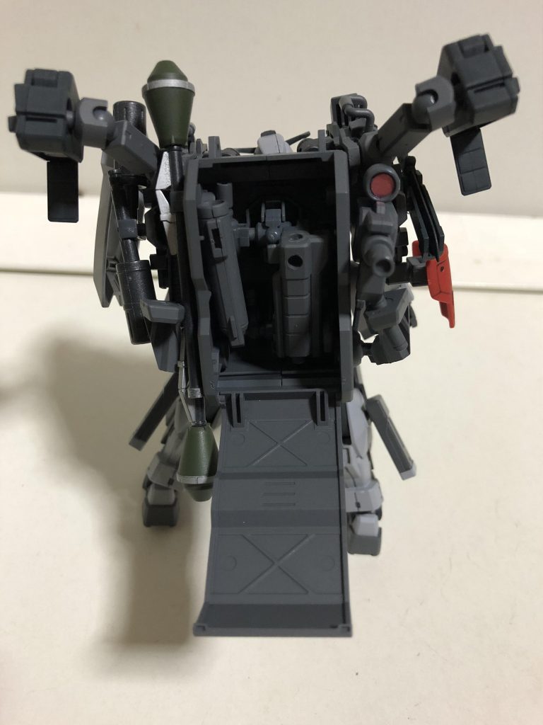 コンテナ内部にはミニモアの代わりにライフル用の
アタッチメントを分解して積めるようにしてある。