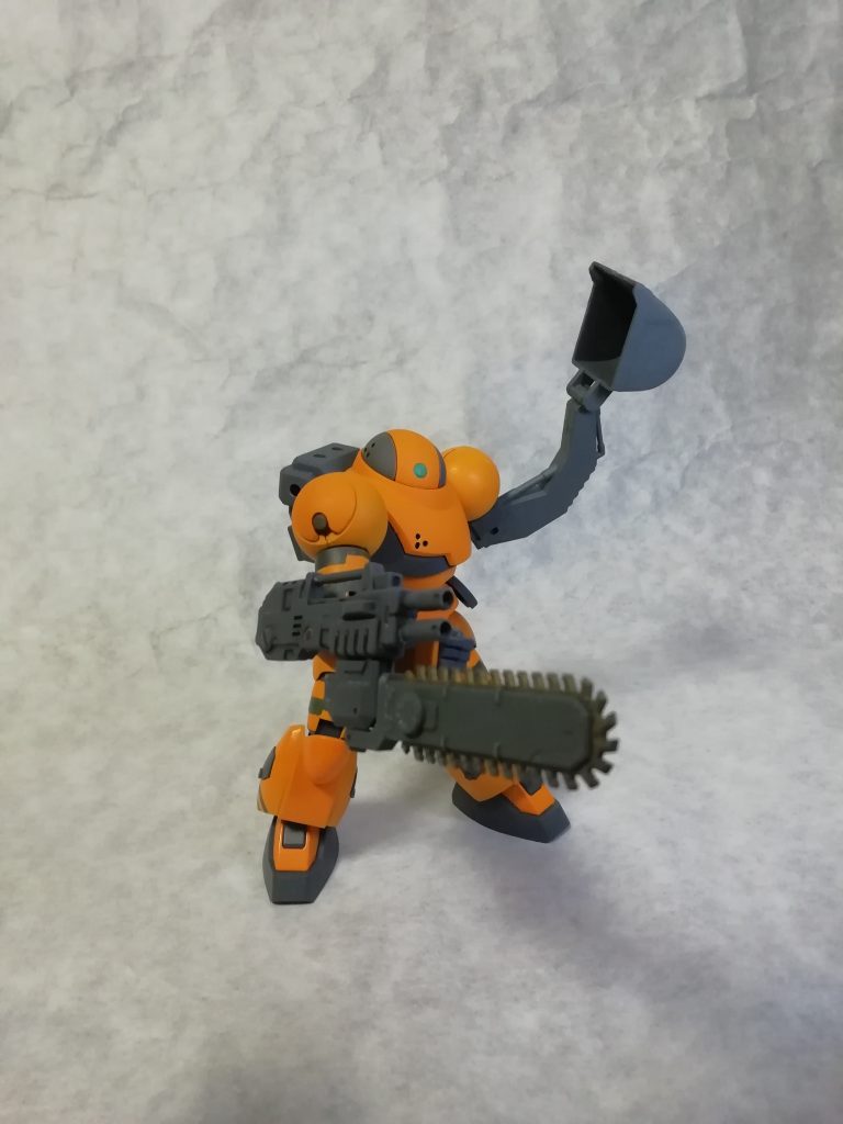 アクションポーズ。チェーンソーで何を斬るのでしょうか。
銃の設定は特に考えていません。