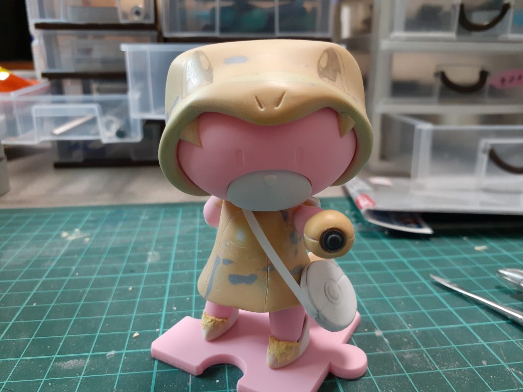 フード　ワンピース　モンスターボール　靴をパテで制作
モンスターボール形のポーチはプラ板から作りました