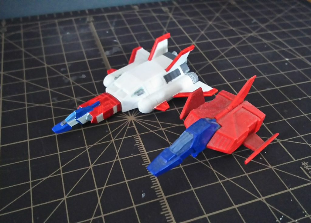 商品としては1/144？らしいんですが右のHGUCガンダムのコア・ファイターと比べると小さい？