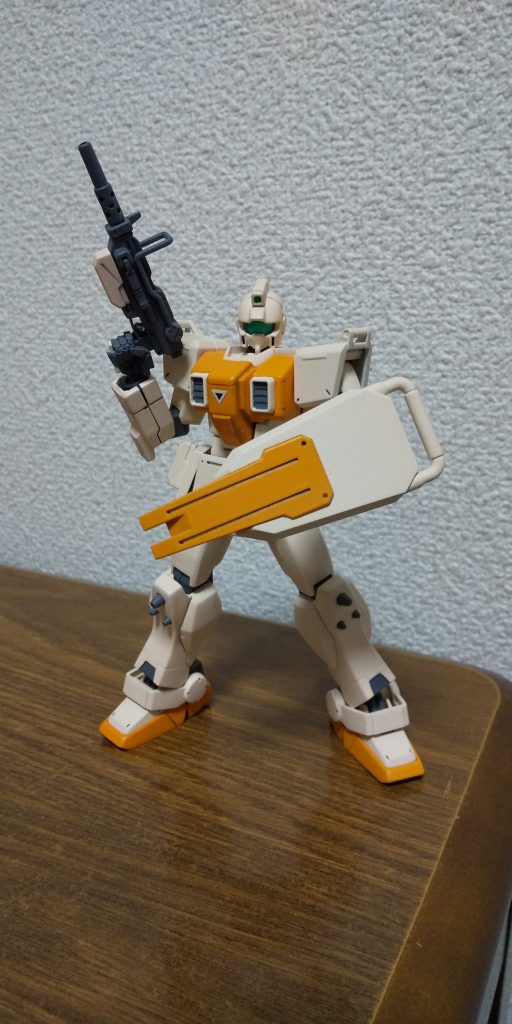 あまり筋彫りするのは好みじゃないので、モールドは少し埋めてます。
腕の後嵌め加工法は、完成直後に知りました(´Д`;)消したかった…