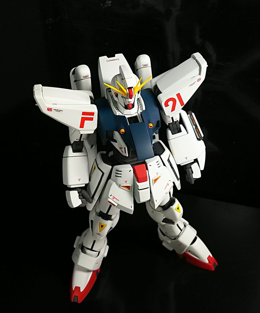 コックピットハッチの開き具合を調整しました。