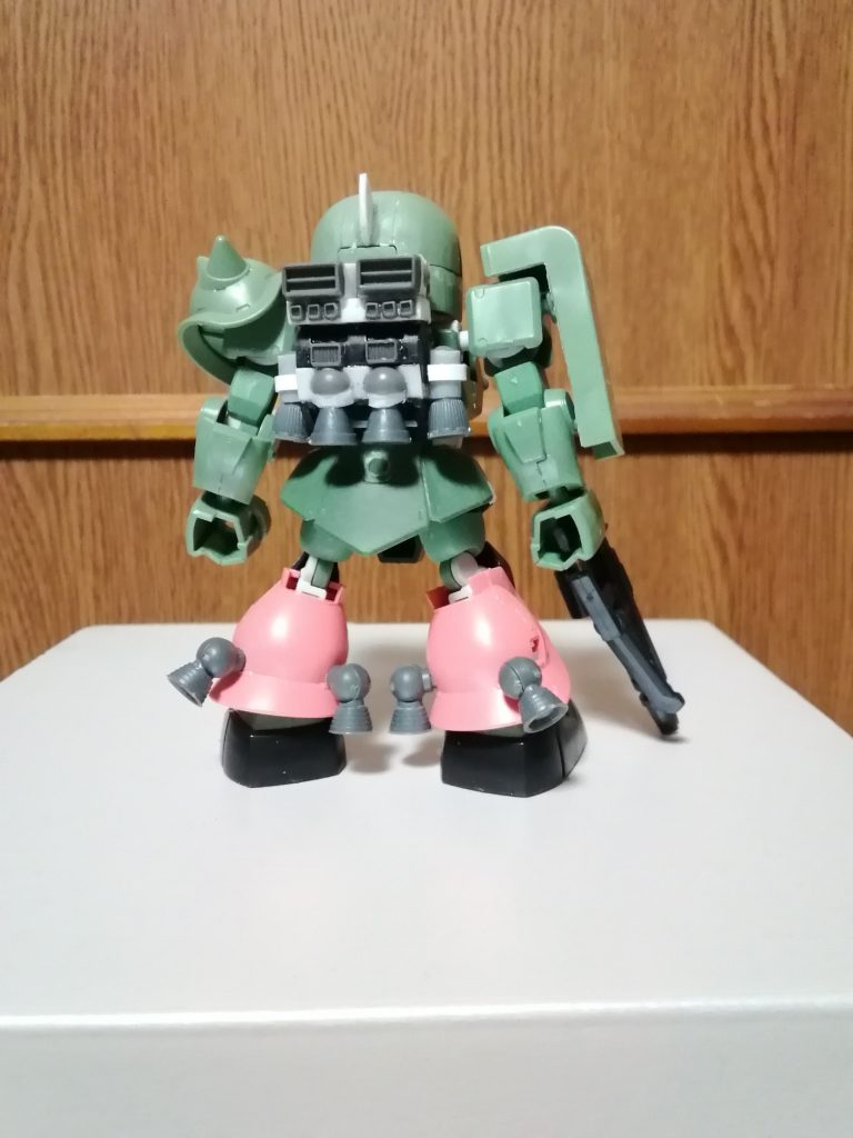 バックパックは、高機動型の試験タイプという設定だそうです。原作のページを見ながら再現しました。