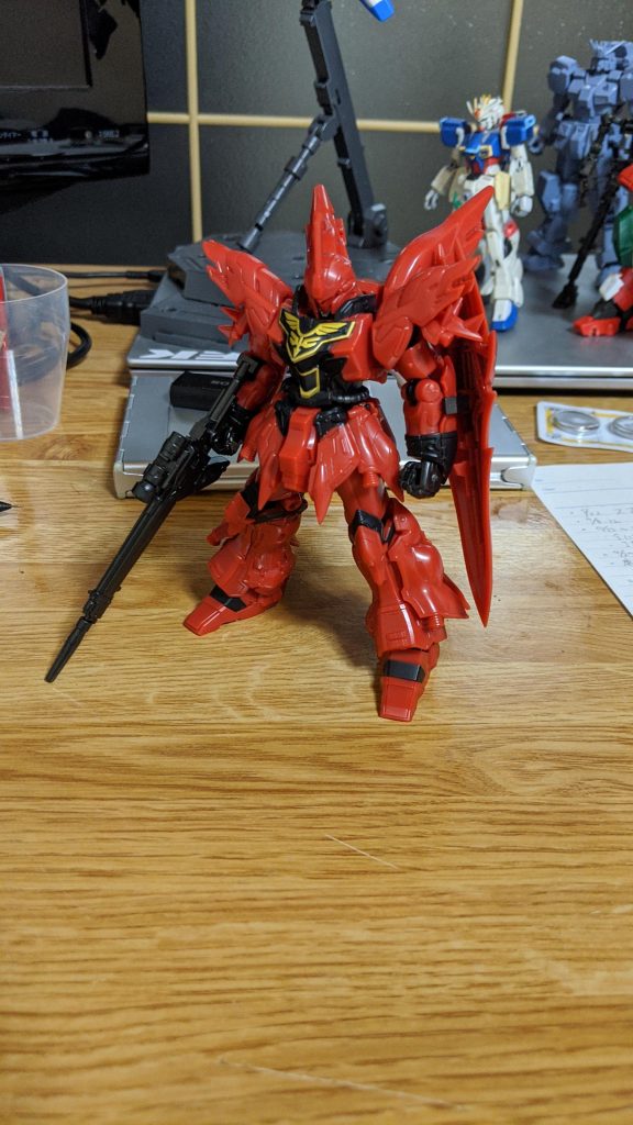 通常
今回のシナンジュはかなりディテールが彫り込まれてて、バンダイの本気を感じる1品。
箱裏の説明欄読まないと組めないところが少しあるのと、部品点数が恐らく過去一多い(プレバン除く)のでかなり満足いくものかなって。