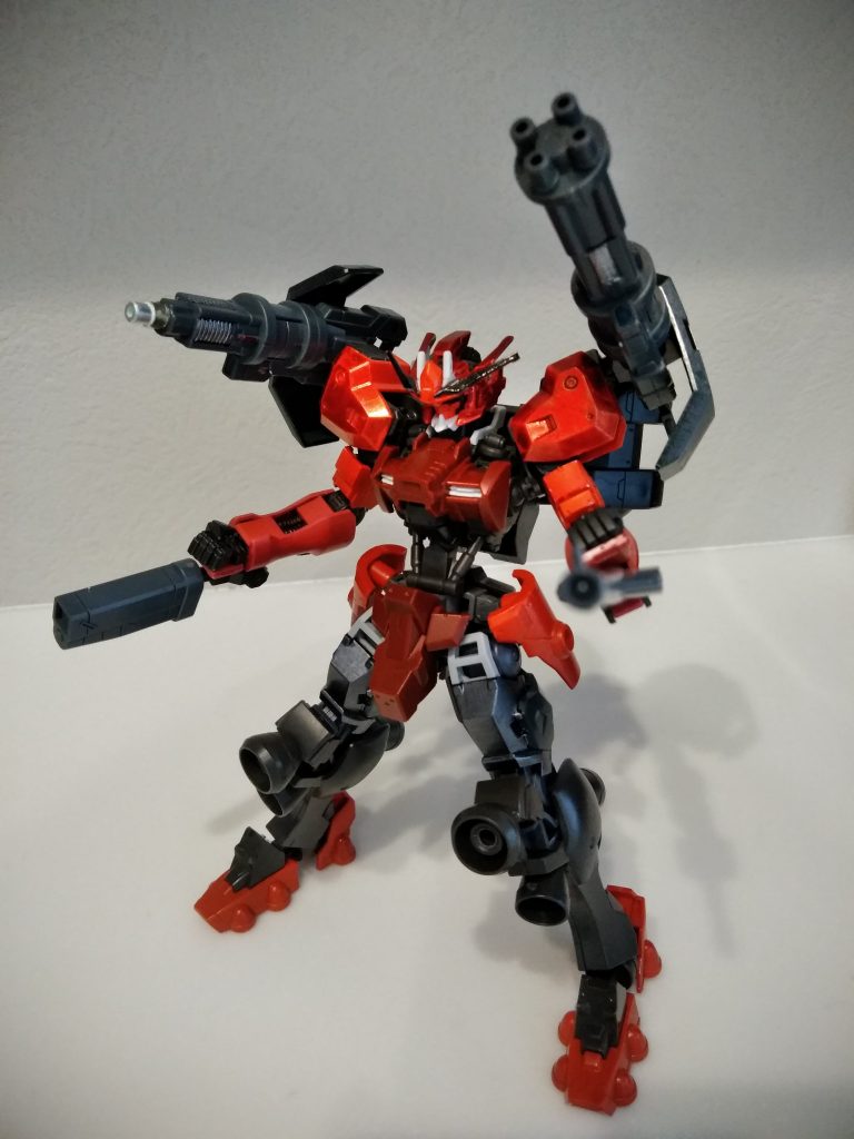 クリティカルアームズ・モードブラスター
本体の腕の接続と合わせ4門による拡散砲撃が可能。
ビームライフル、ビームカノン、ロングレンジライフル、ガトリングなど