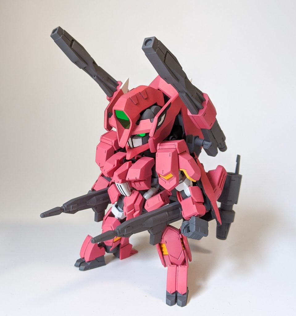 カメラアイなどはラピーテープを貼り付けています。