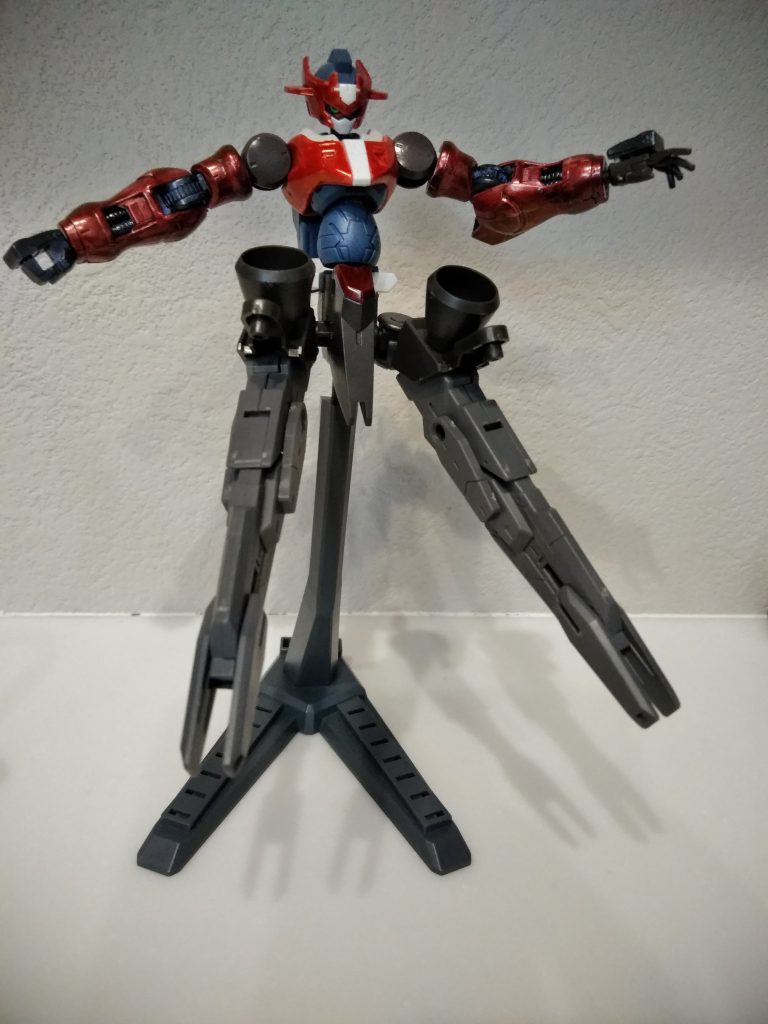 足部より砲撃可能