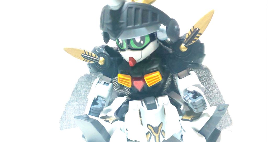 ◯足丸い足は無いのでSDCSマジンガーの腕から貰ってます。ぺたんと座ることが可能。靴はハイヒールっぽくするために切断後、斜めに張り付けてパテや接着剤で固定。Mk-2の足は赤色ですが、色が少ない方が好みなので灰色になりました。 