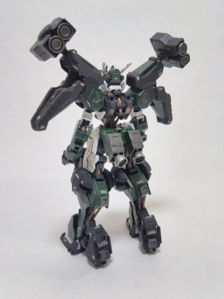 肩・腰部・脚部にスラスター増設