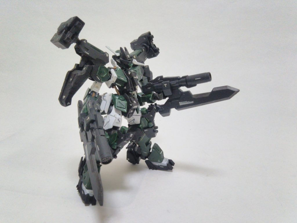 大型ソードユニット×2
4連回転式ランチャー×2