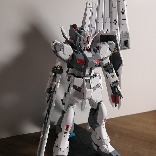 νガンダム　ロールアウトカラー