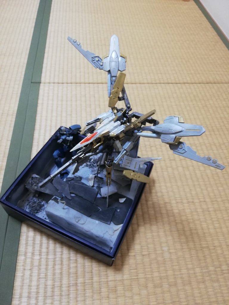 簡単なジオラマを作ってみました!
主に紙粘土、石膏、プラバンって感じですね。
奥に中破させた漏洩を配置させました〜
細かい写真はもう片方にのせておいたので良ければそちらも見てくださいな〜!