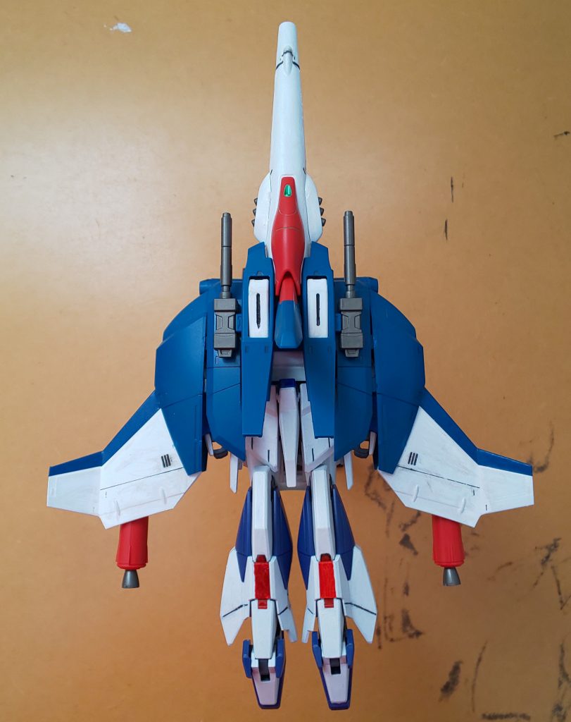 ドッキング。スペース・ファイター形態と言うらしいです。かなりボリュームがあります。