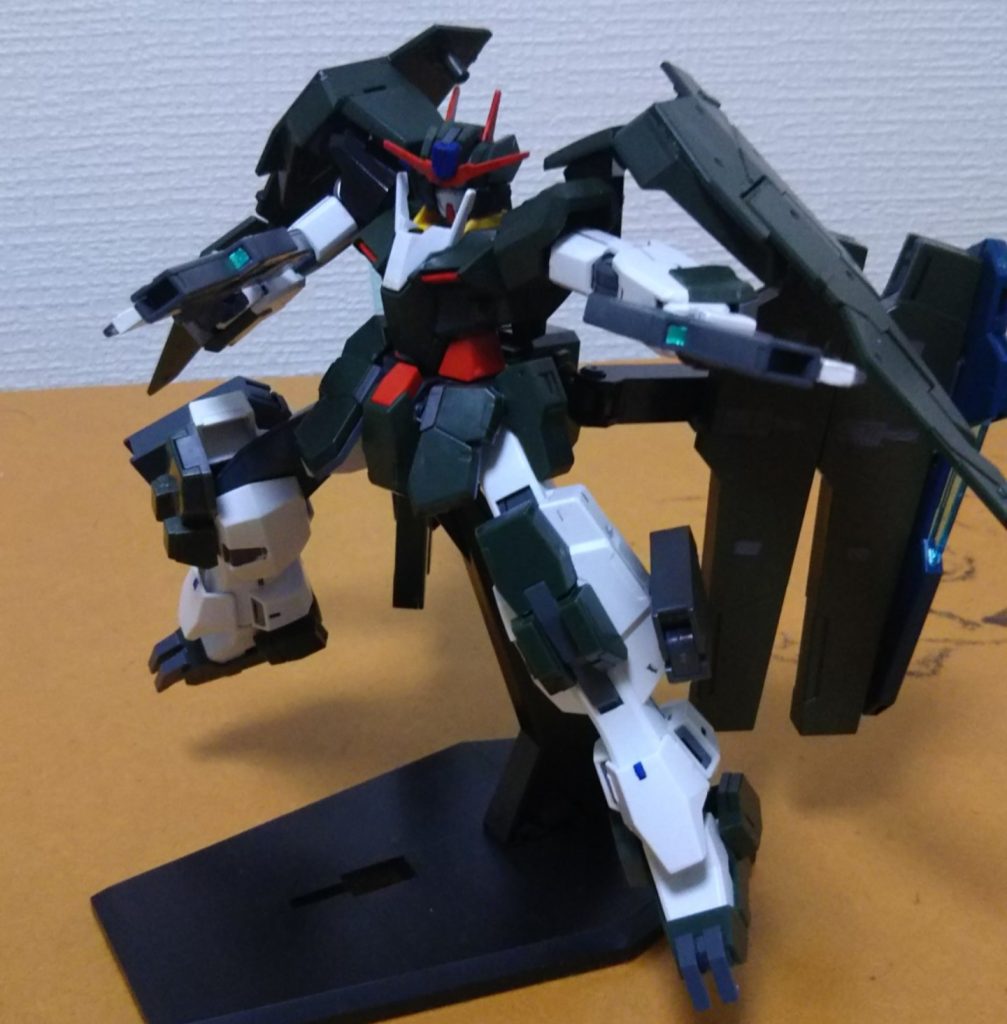 GNピストルビット。接近戦ではサーベルではなく、この武器をよくエィミーは使います。