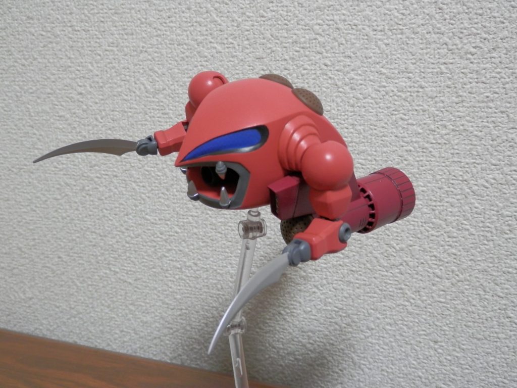 AMBACの機能を持つ脚部が被弾した時は、パージしてレロだけで戦闘が可能。