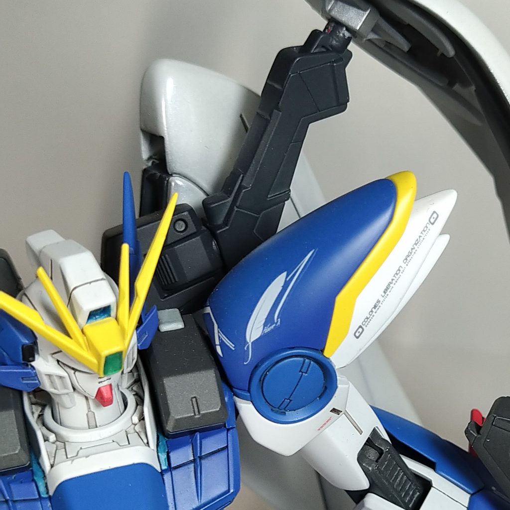 付属のデカールと市販品デカールで。