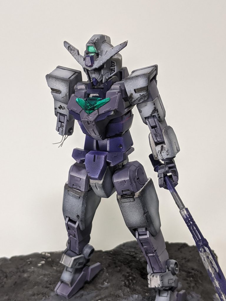 ベースはアースリィーのコアガンダムです。
初めてコアチェンジを見たとき自分もオリジナリのアーマーを作りたいと思ったのは僕だけじゃないはず…まぁ少しいじって放置してしまったものがもったいないので使いました。