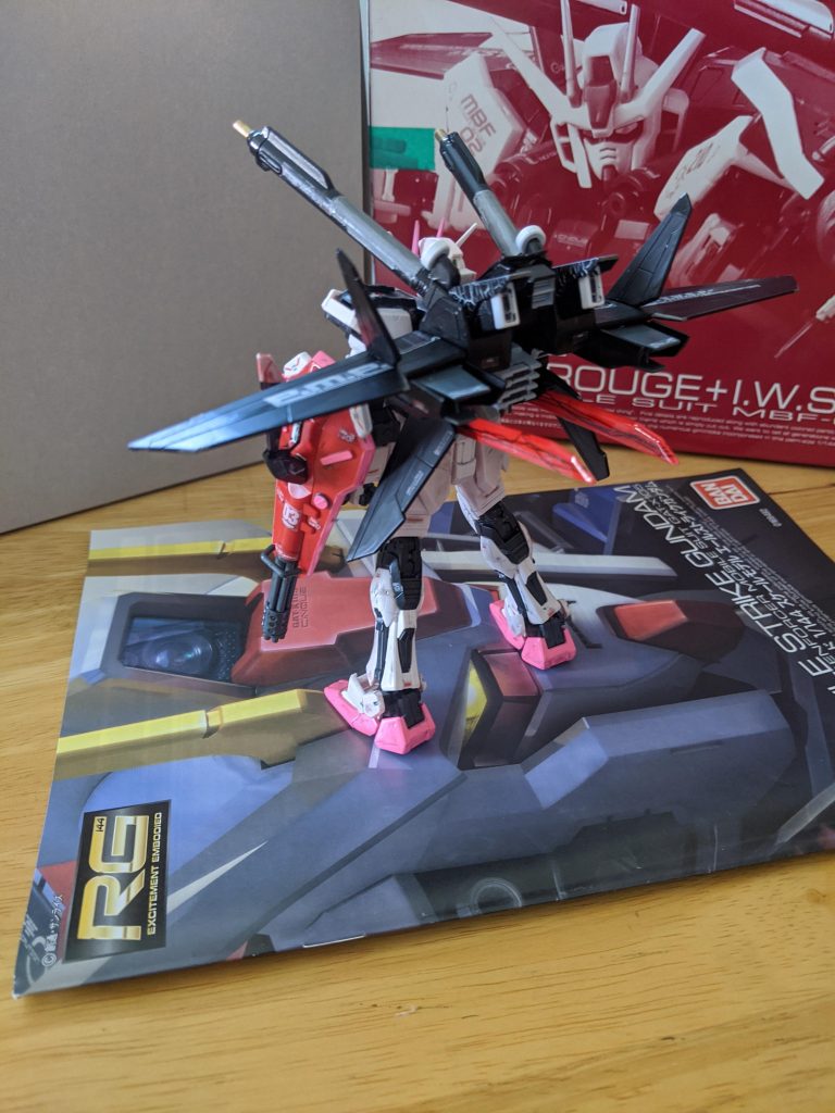 塗装ムラがあり、デカールもずれたりしてるので練習したいと思います。