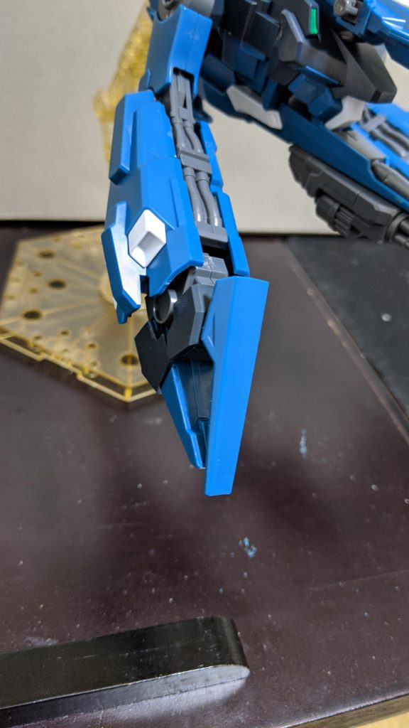 レッグクロー
このモビルアーマーの脚にあたる部分。簡素な見かけに反してパワーは強い。油断していると挟み潰される。