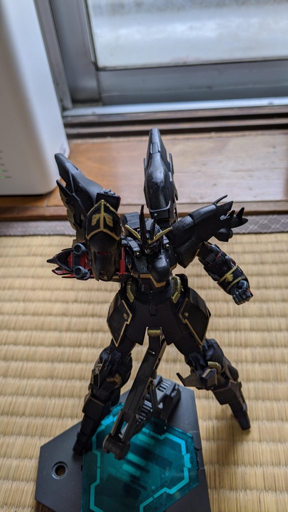 武器を使わず素手で戦う事もある。