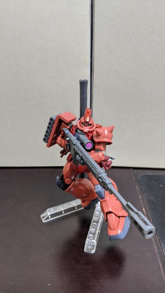 本機のダイバーはGBNでも屈指の優秀なスナイパー。シャアへのリスペクトを込めてエンジンのリミッターを解除したザクを使用。通常の3倍くらいの速度は余裕で出てる。