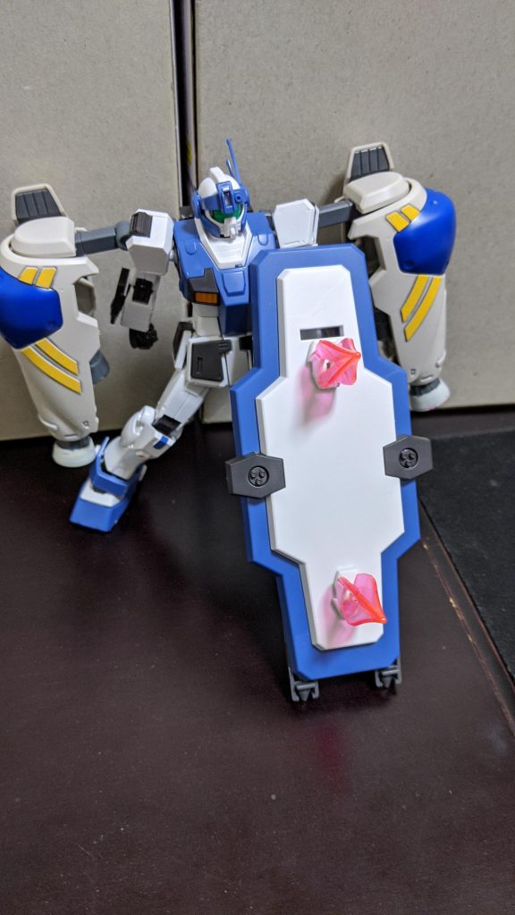 シールドブラインドマーカー
ガード時に展開して突き刺します。防御を重視しつつも反撃の機会をうかがうカウンター戦術。